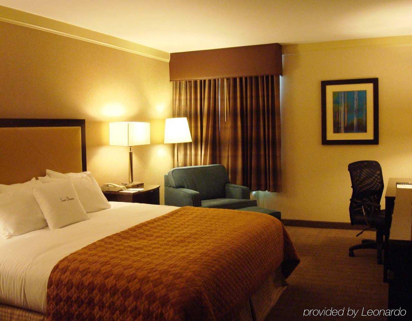 Doubletree By Hilton Hotel Wilmington Room photo